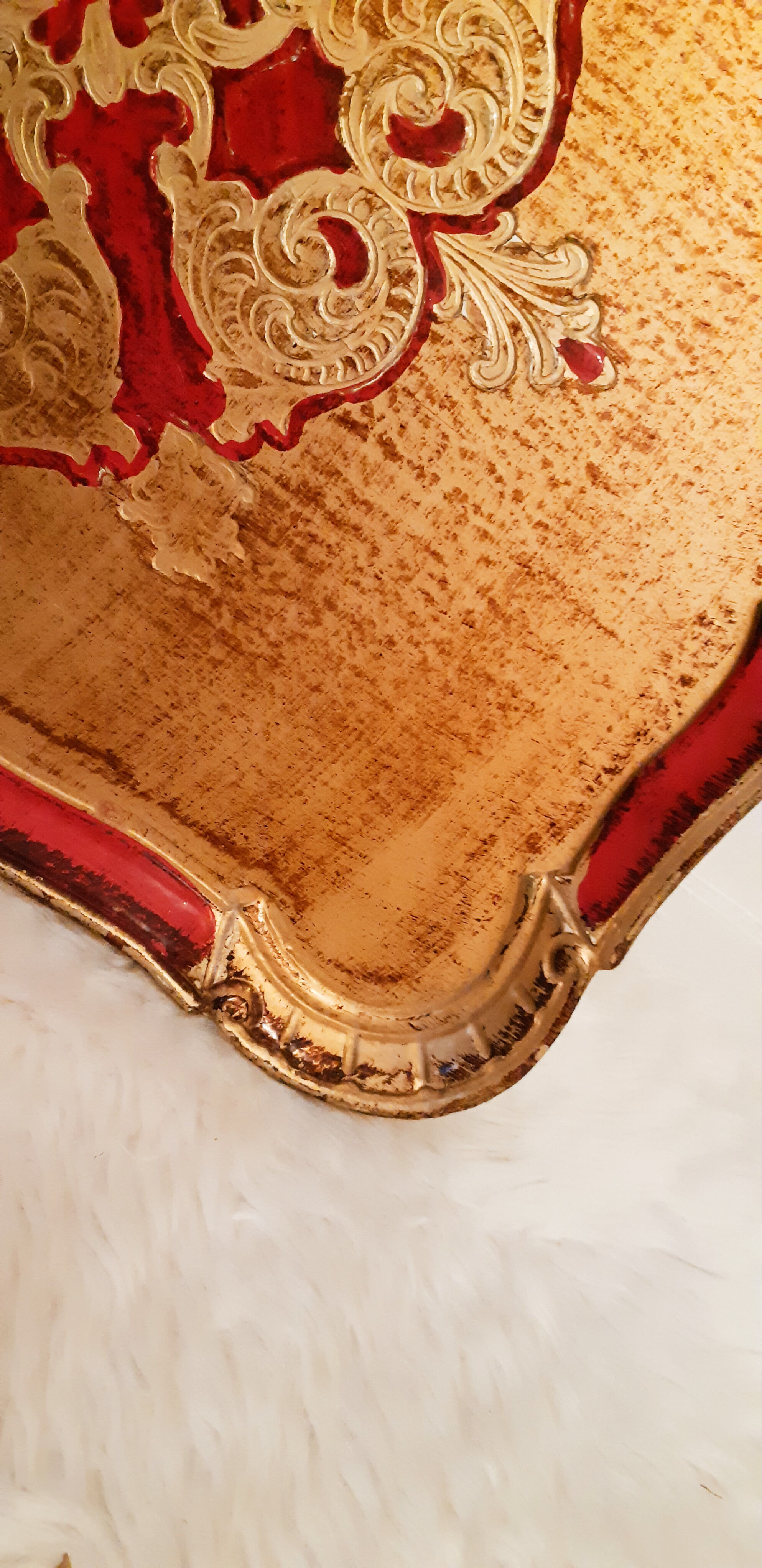 Venetian red and gold plateau