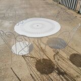 Garden furniture in white metal