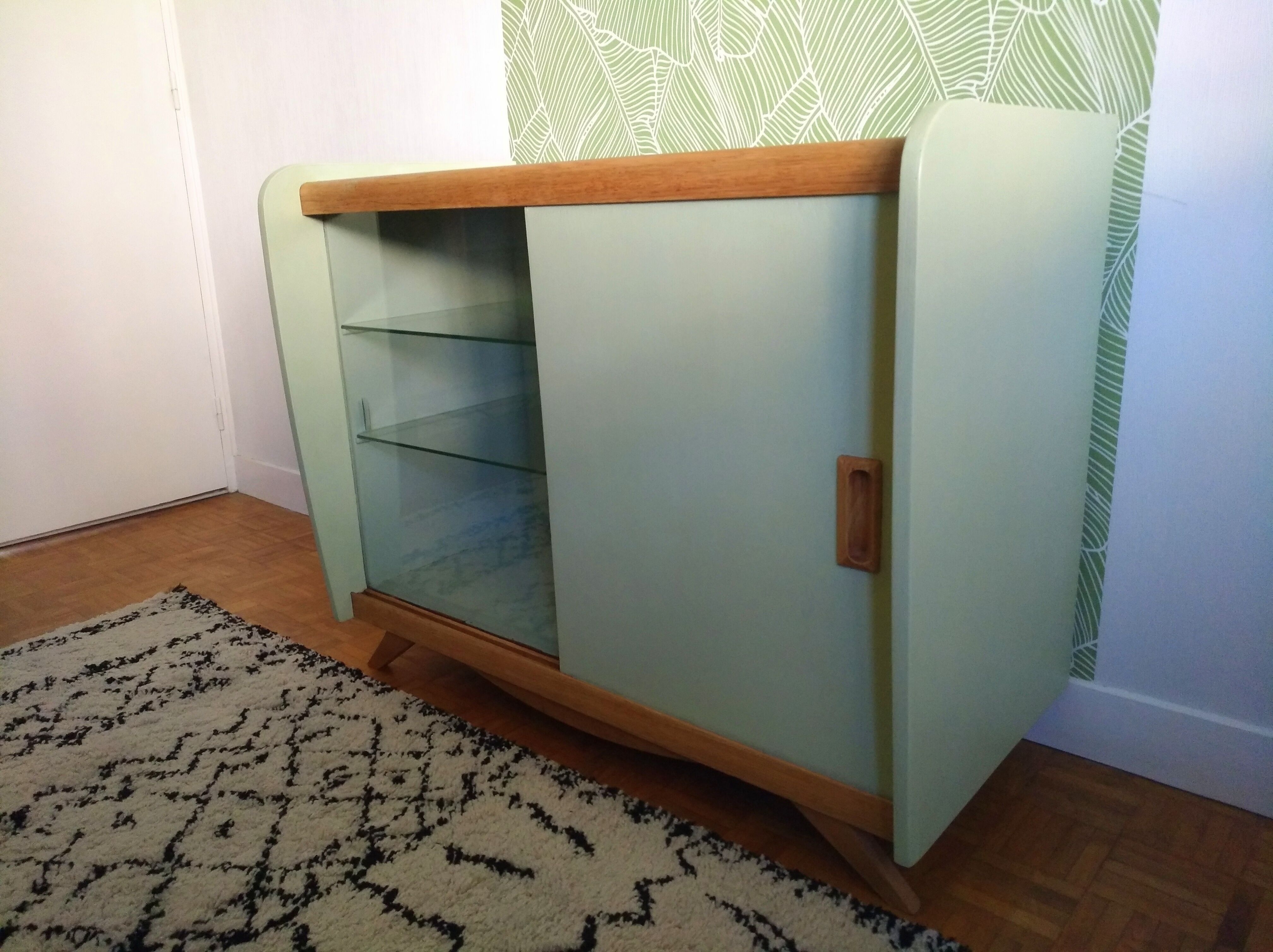 Buffet years 60 feet pastel green compass