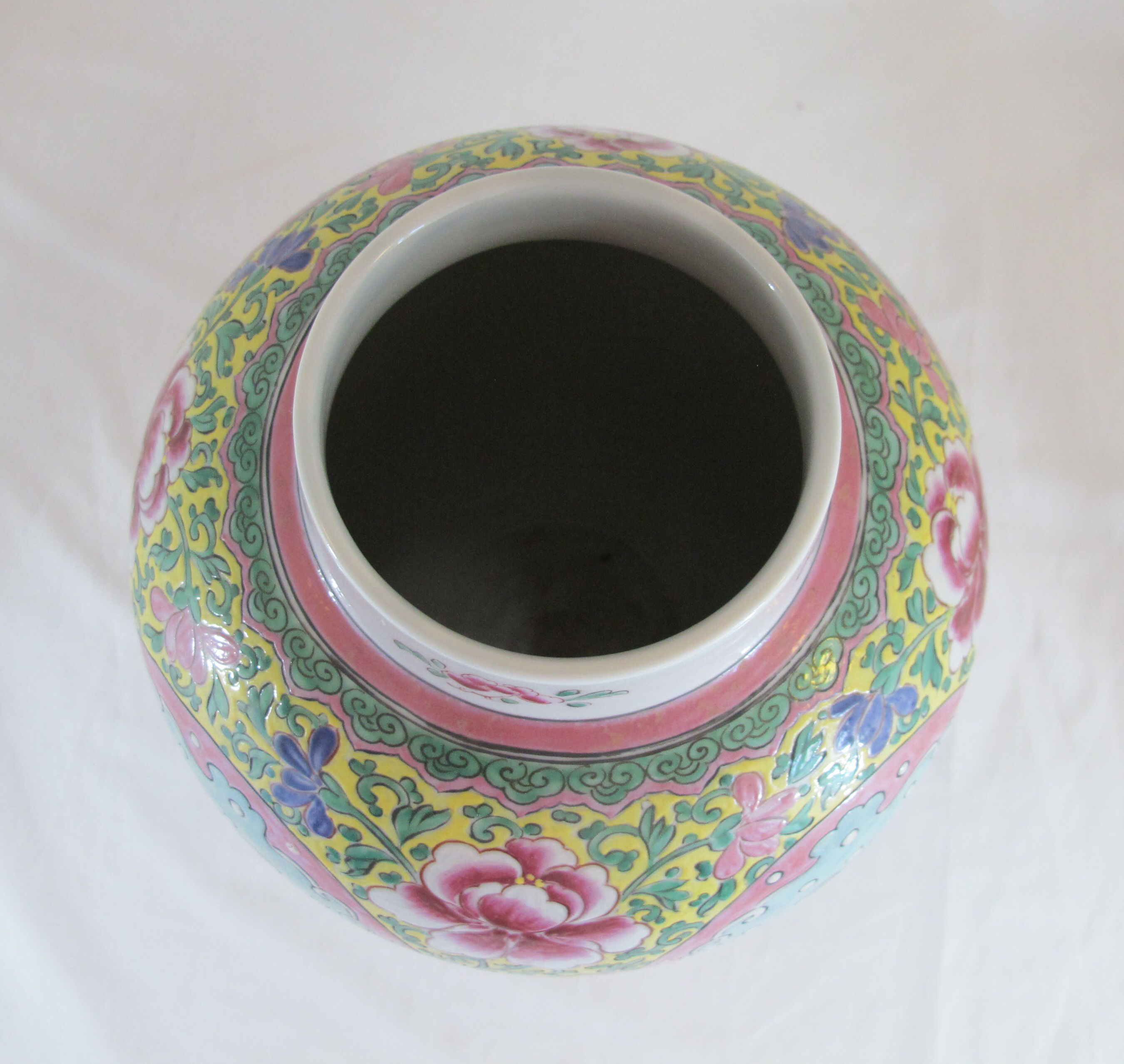 Chinese vase pink family