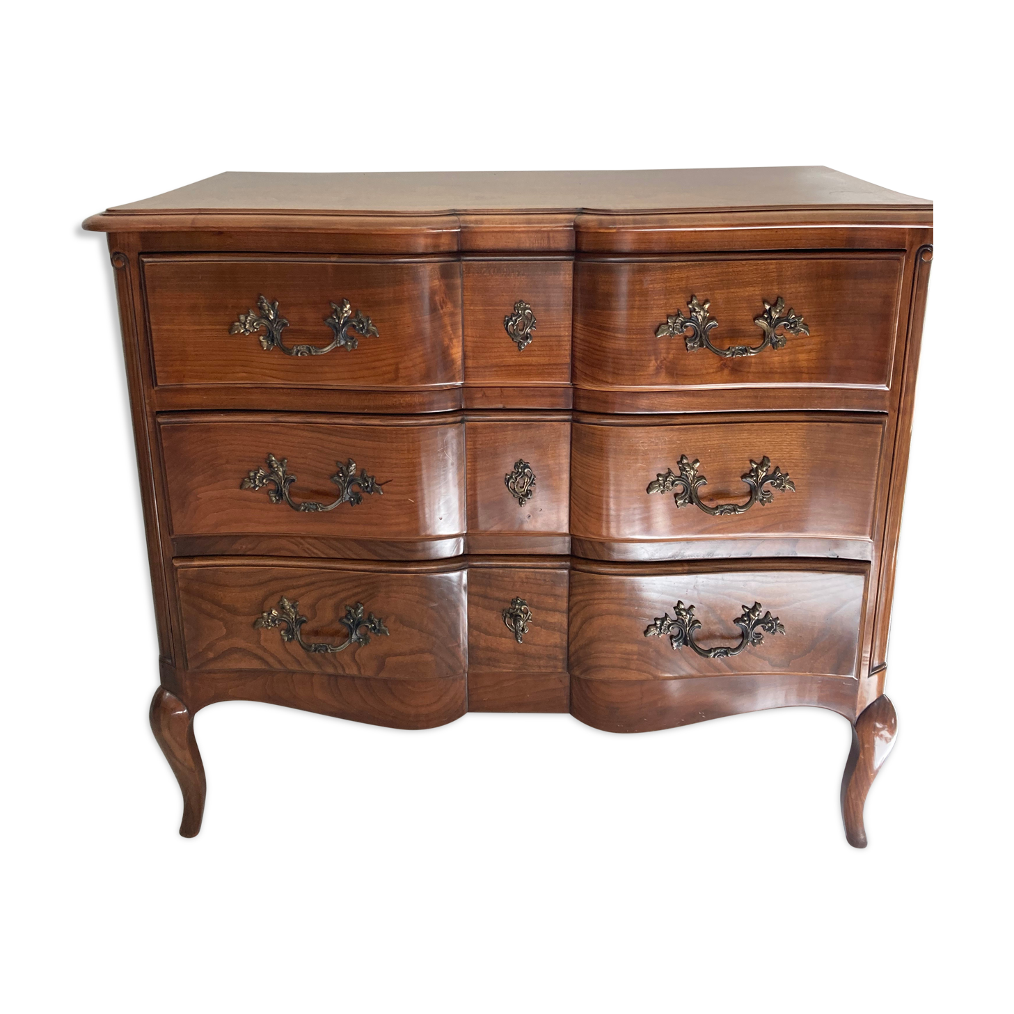 Style chest of drawers
