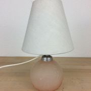 Lampe boule verre rose motif fleurs