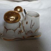 Salière poivrière et moutardier en porcelaine de Limoges forme champignons