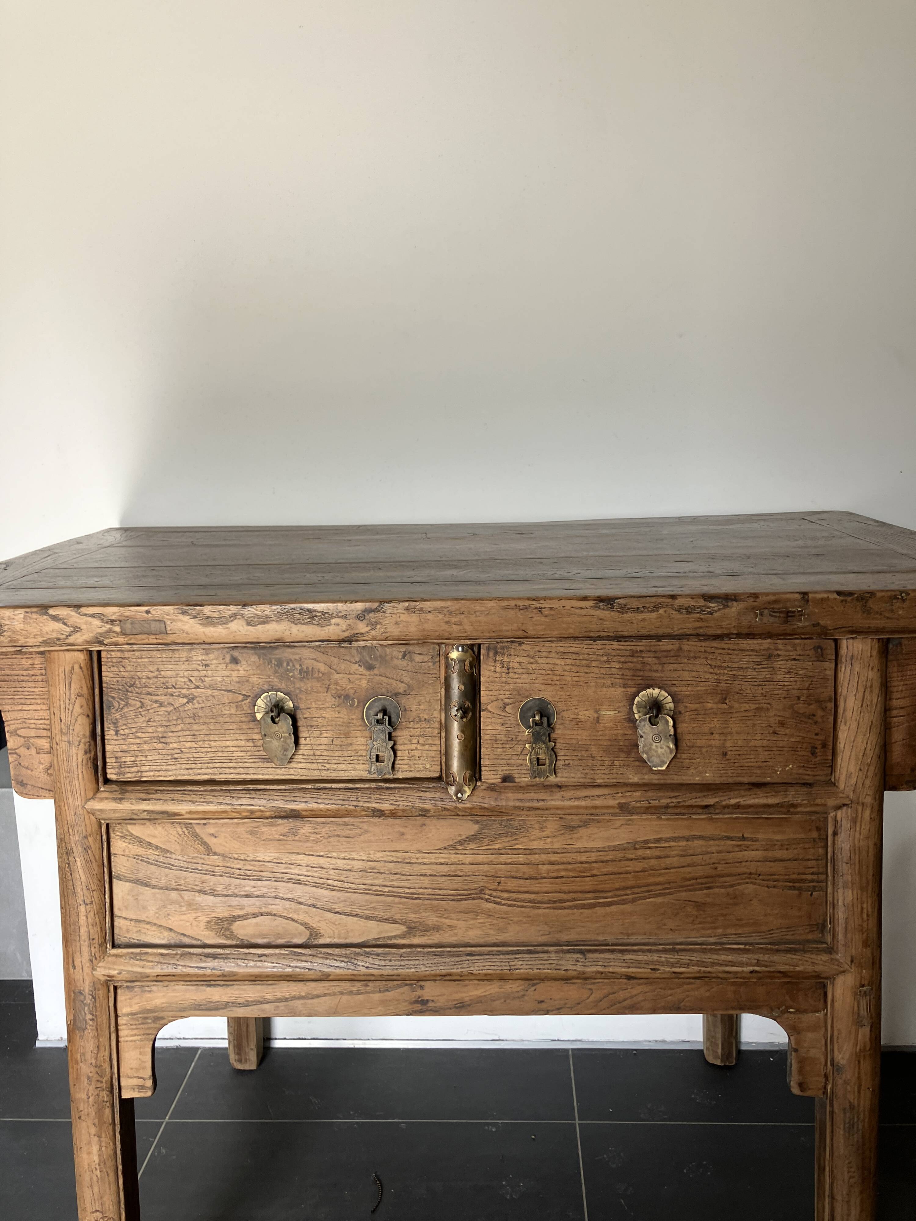 Console ancienne en bois d'orme