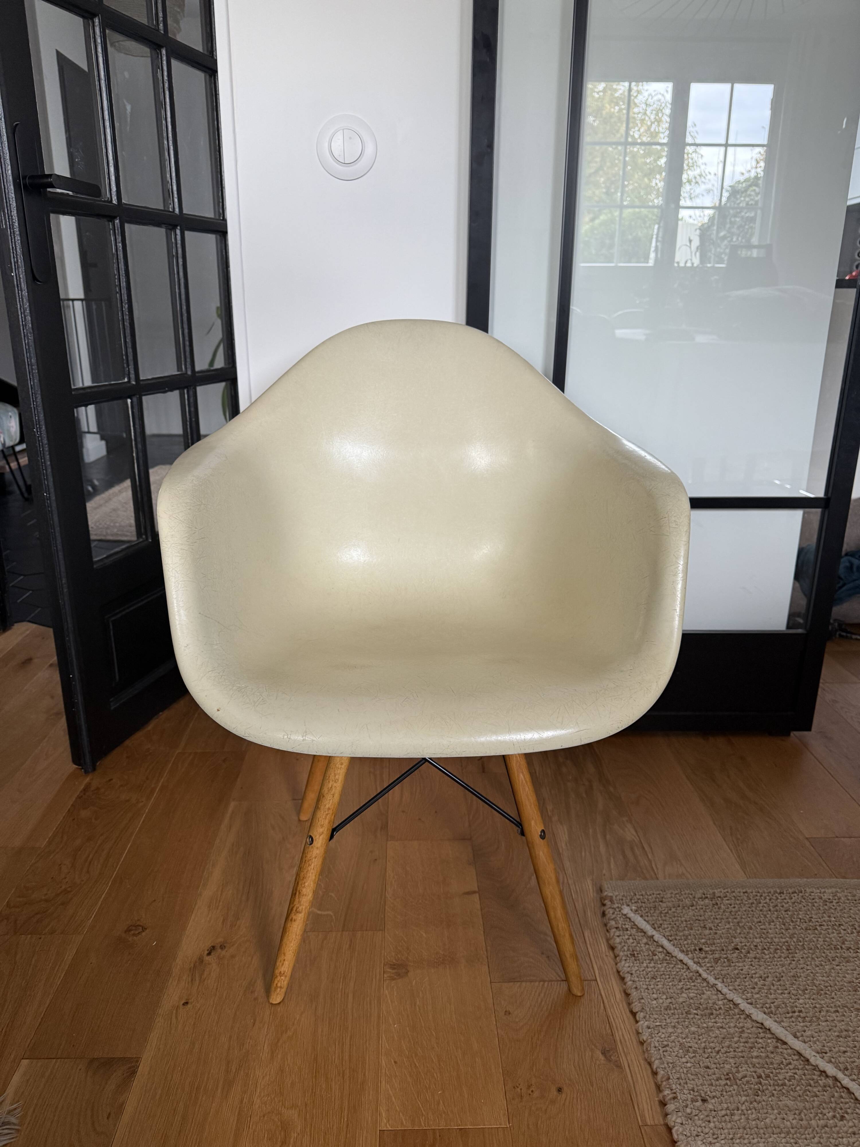 Two original DAR armchairs in fibreglass by Charles & Ray Eames. Miller.
