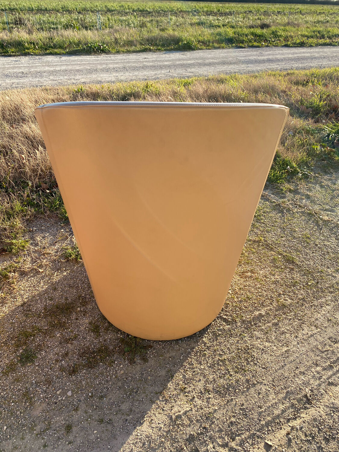 Leather armchair poltrona frau intervista