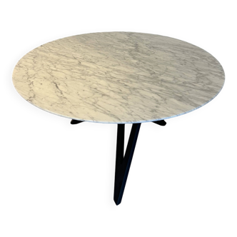 Ennea marble dining room round table