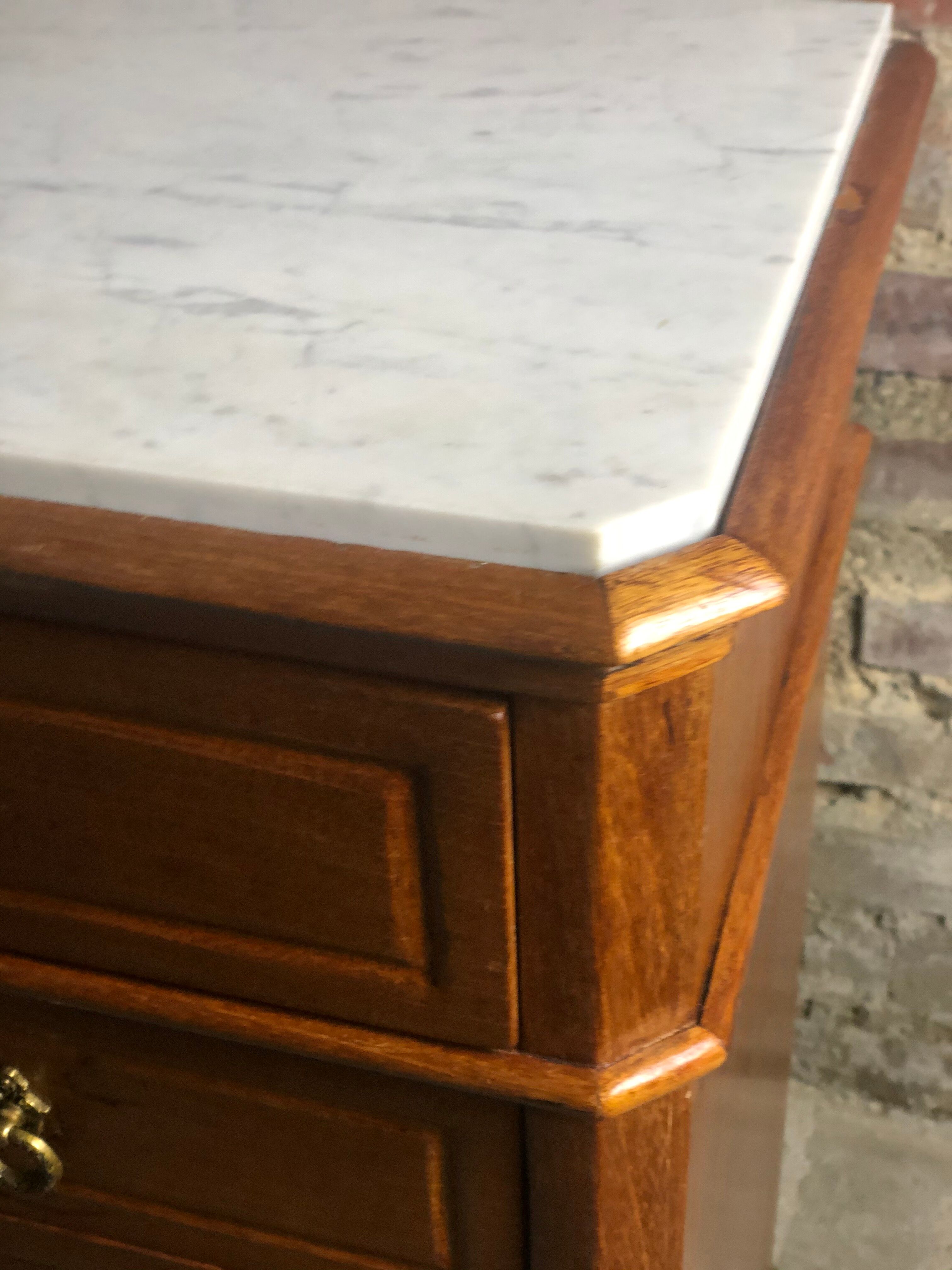 Waxed beech chiffon with white marble top