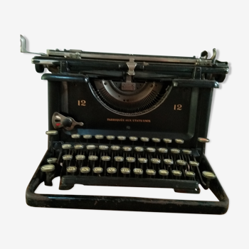 Machine à écrire Remington standard 12