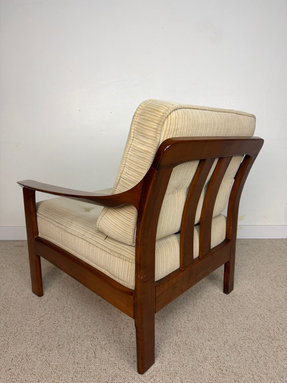 Vintage Scandinavian armchair from the 1960s.