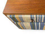 Dressing table in natural wood and fabrics