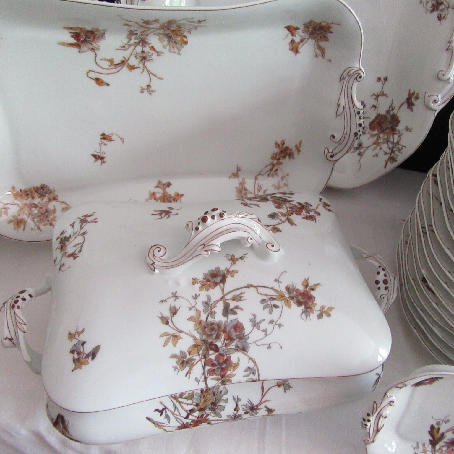 Limoges antique porcelain table service 45 pieces