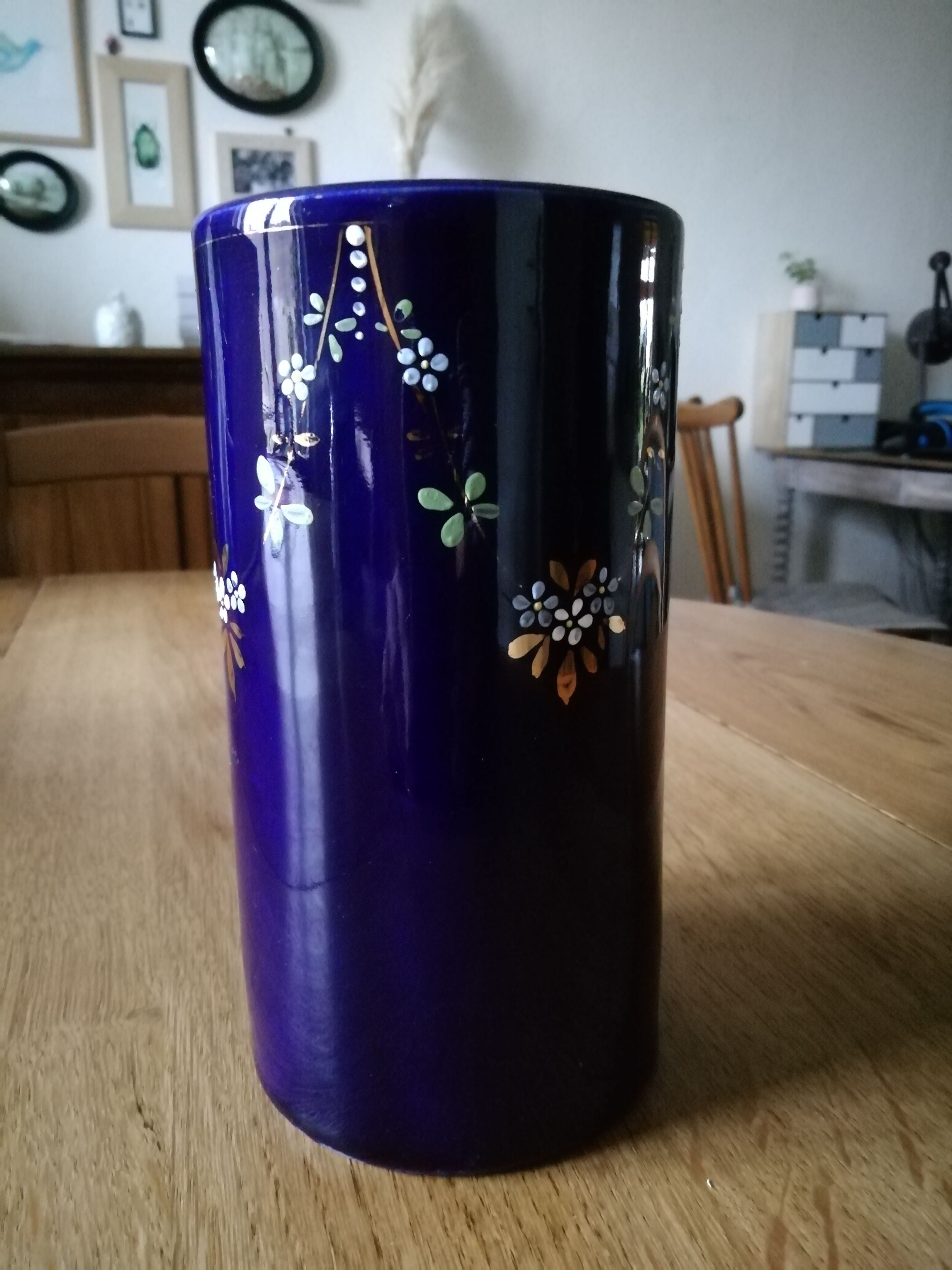 Night blue roller vase