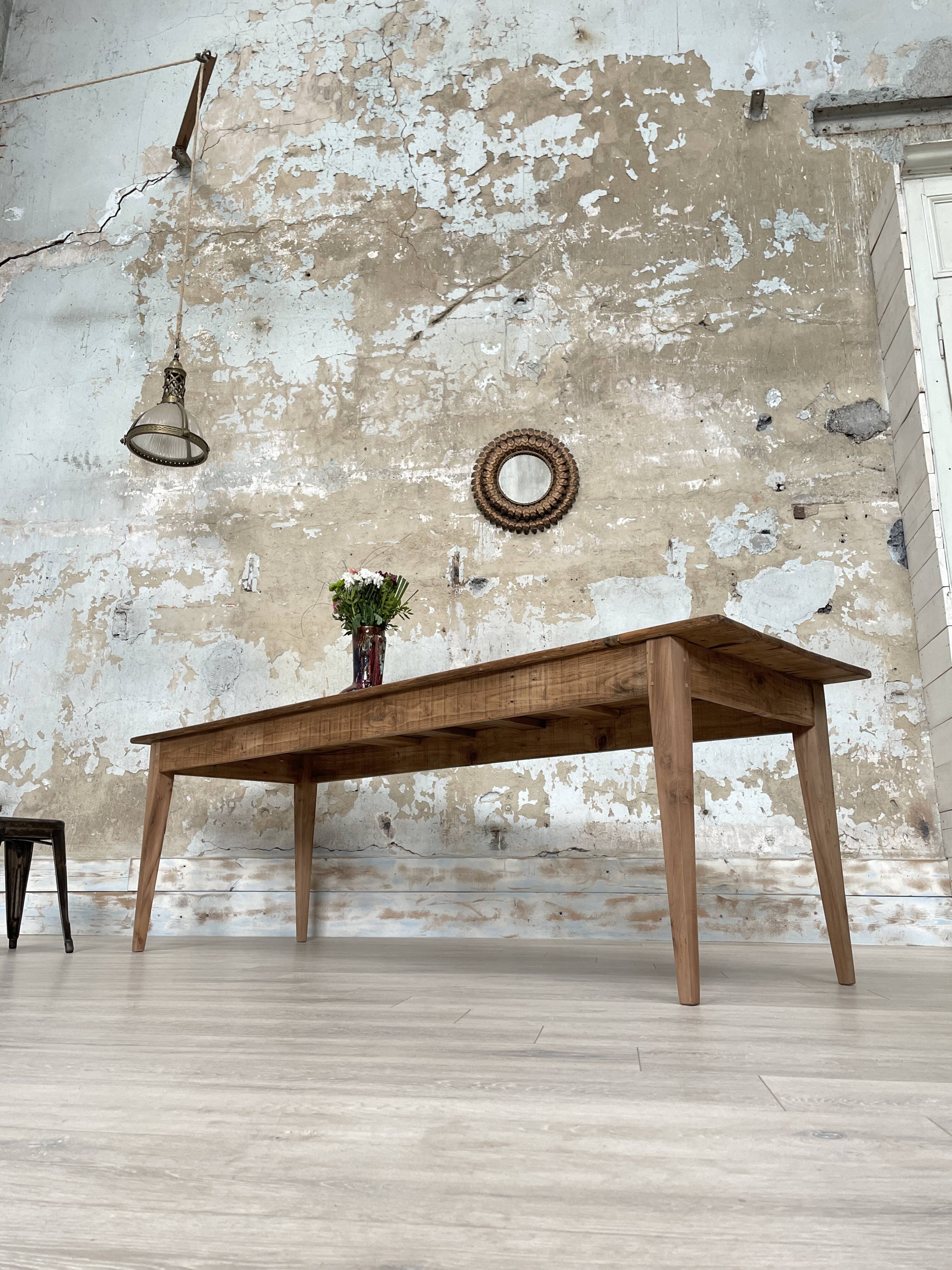 Table de ferme vintage en bois brut