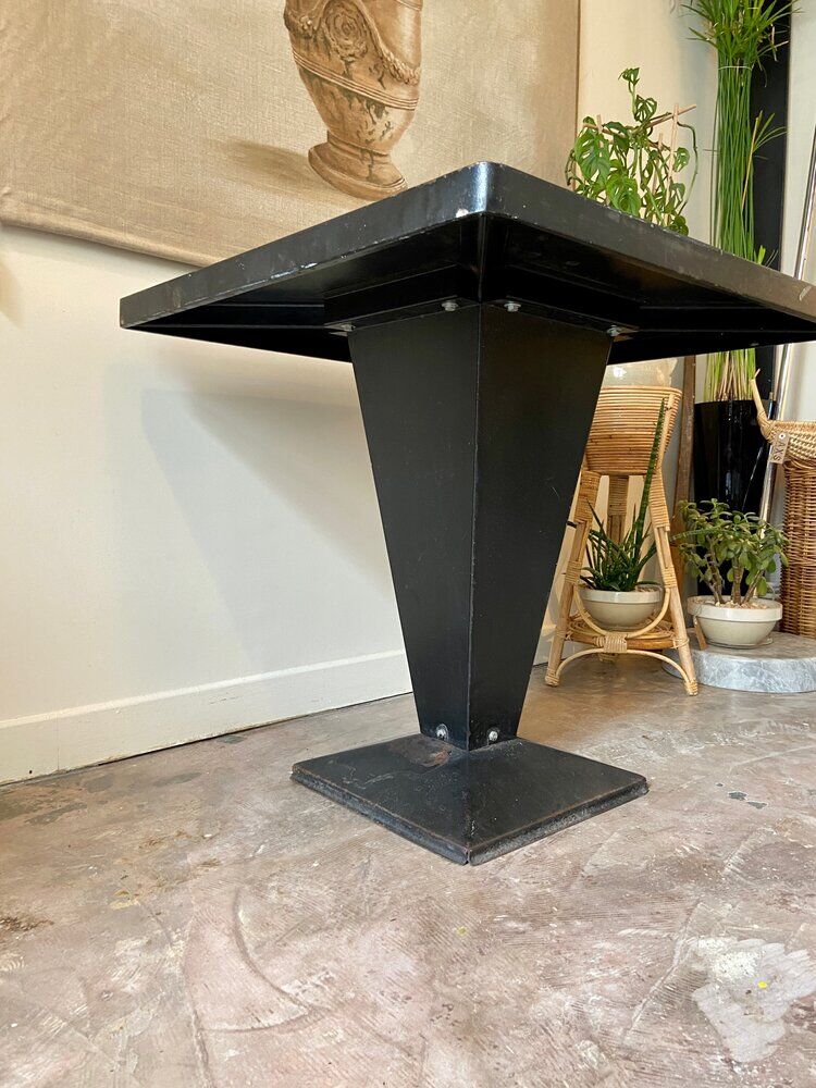 Black metal table ☐ 80 x 80 cm