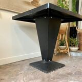 Black metal table ☐ 80 x 80 cm