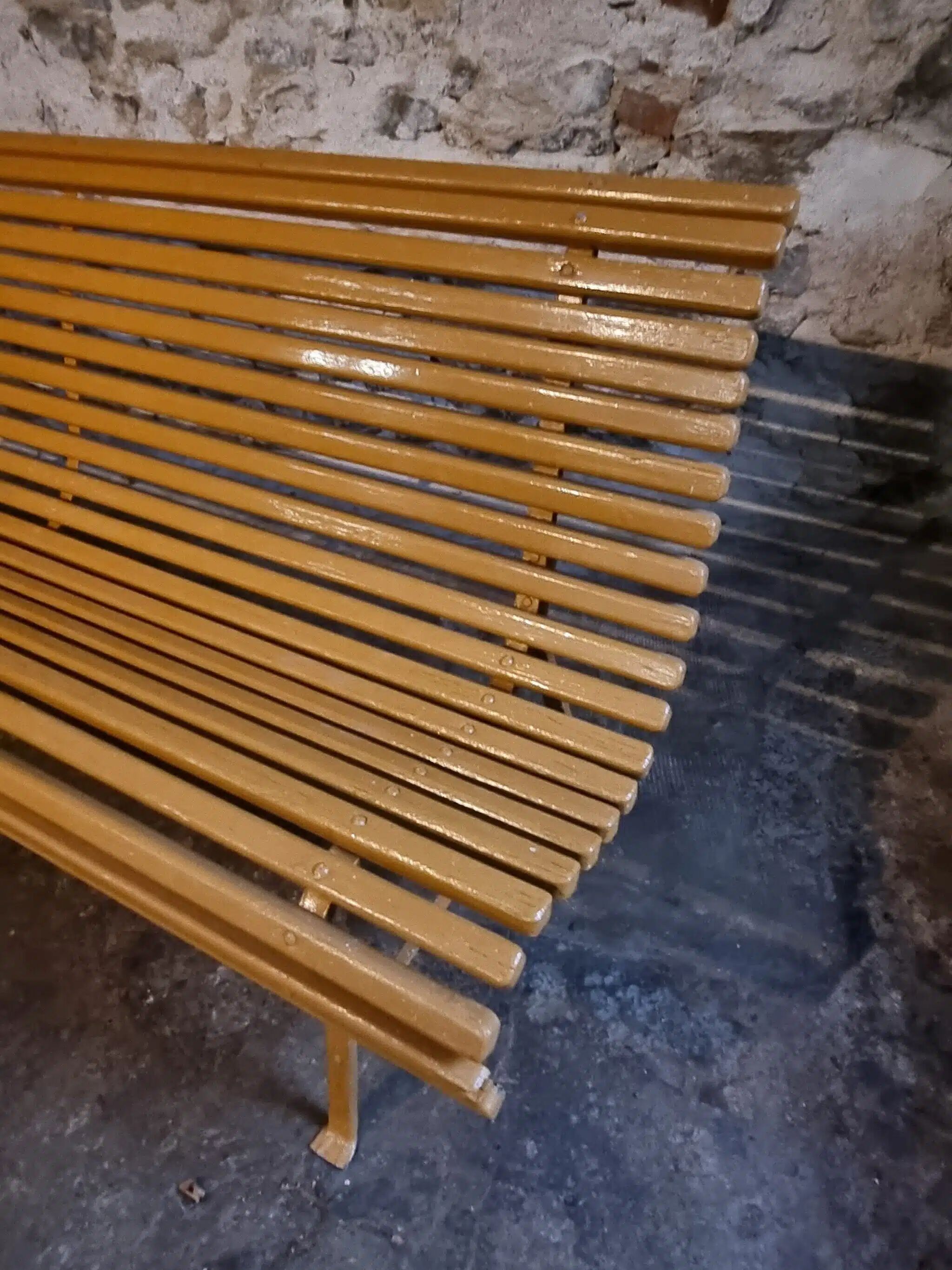 Vintage French garden bench in pine, mid-20th century.