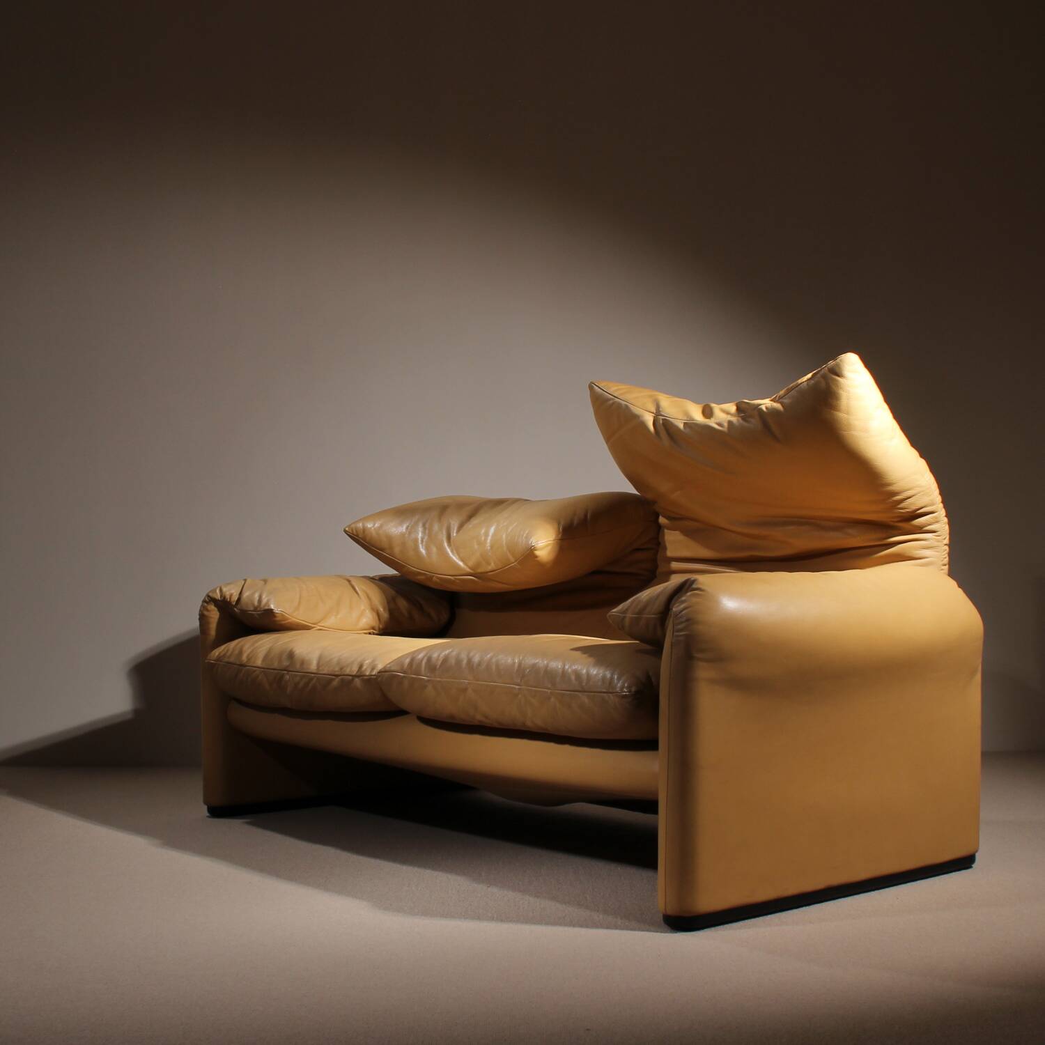 Leather Seating Group ‚Maralunga‘ by Vico Magistretti for Cassina