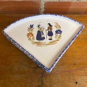 Série de 4 assiettes a crêpes céramique blanche décor Quimper vintage