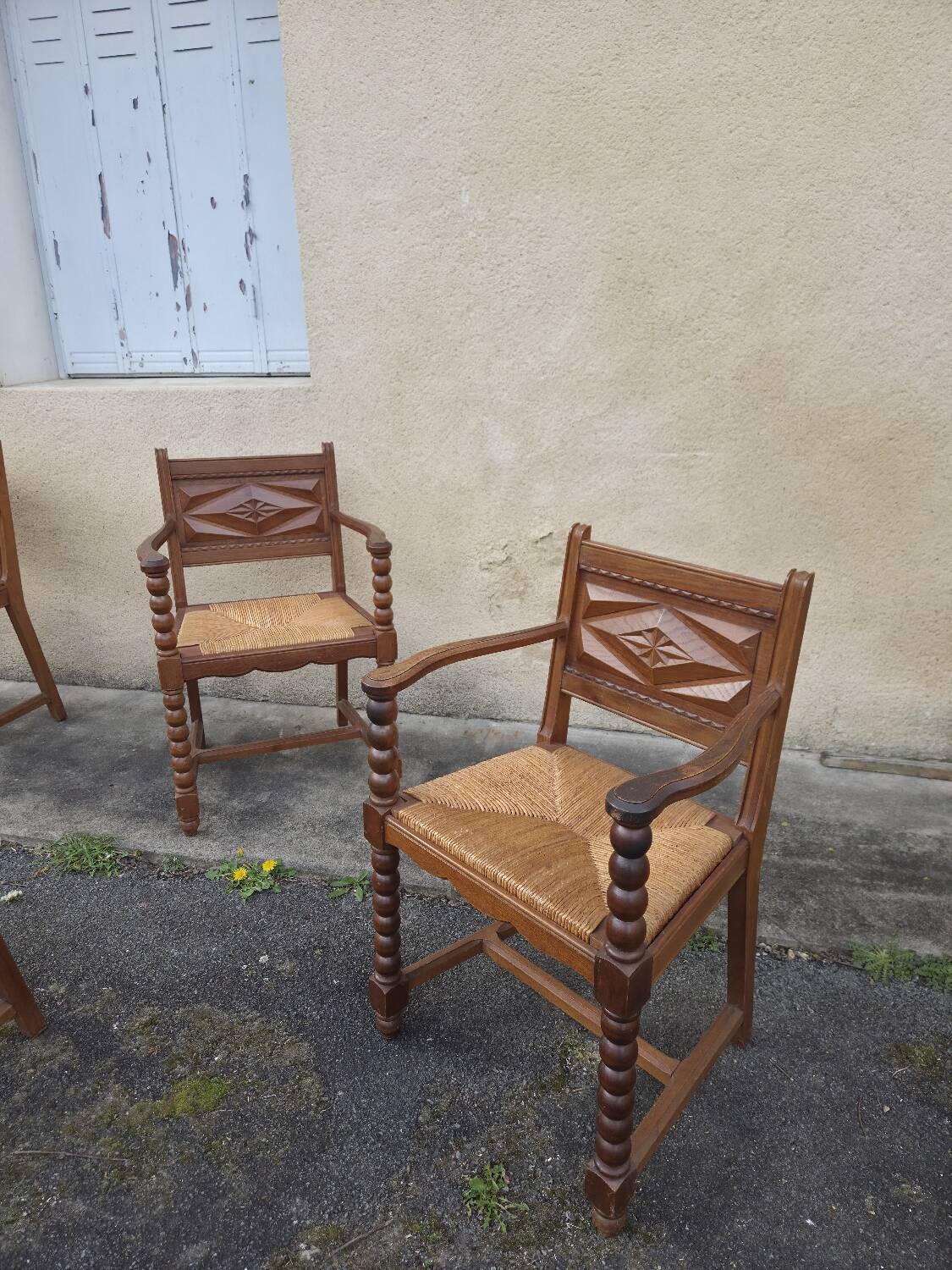 4 neo-Basque turned wood armchairs