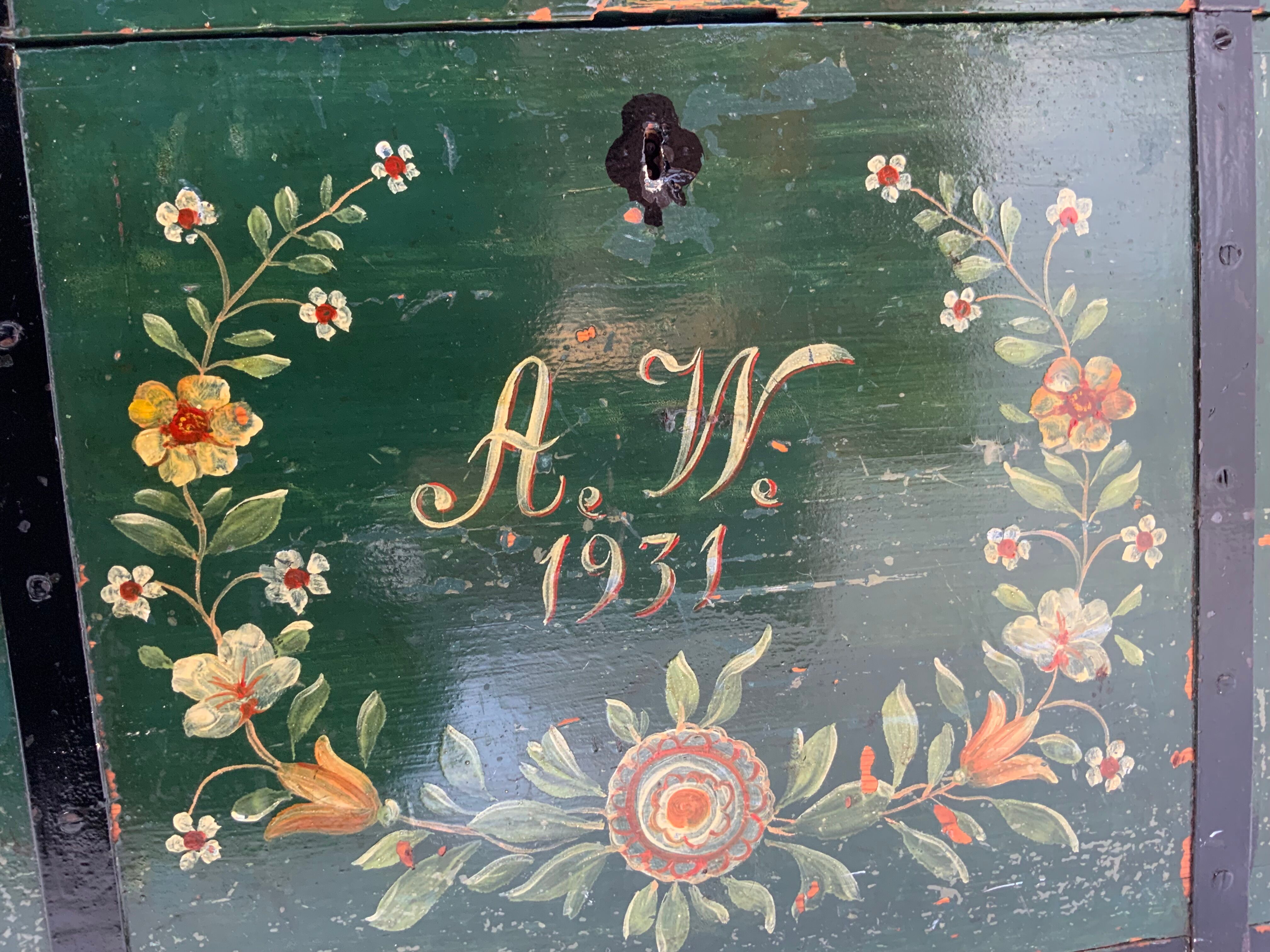 Antique hand painted swedish chest or trunk/ coffee table