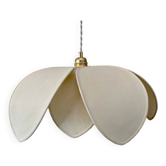 Vintage petal suspension