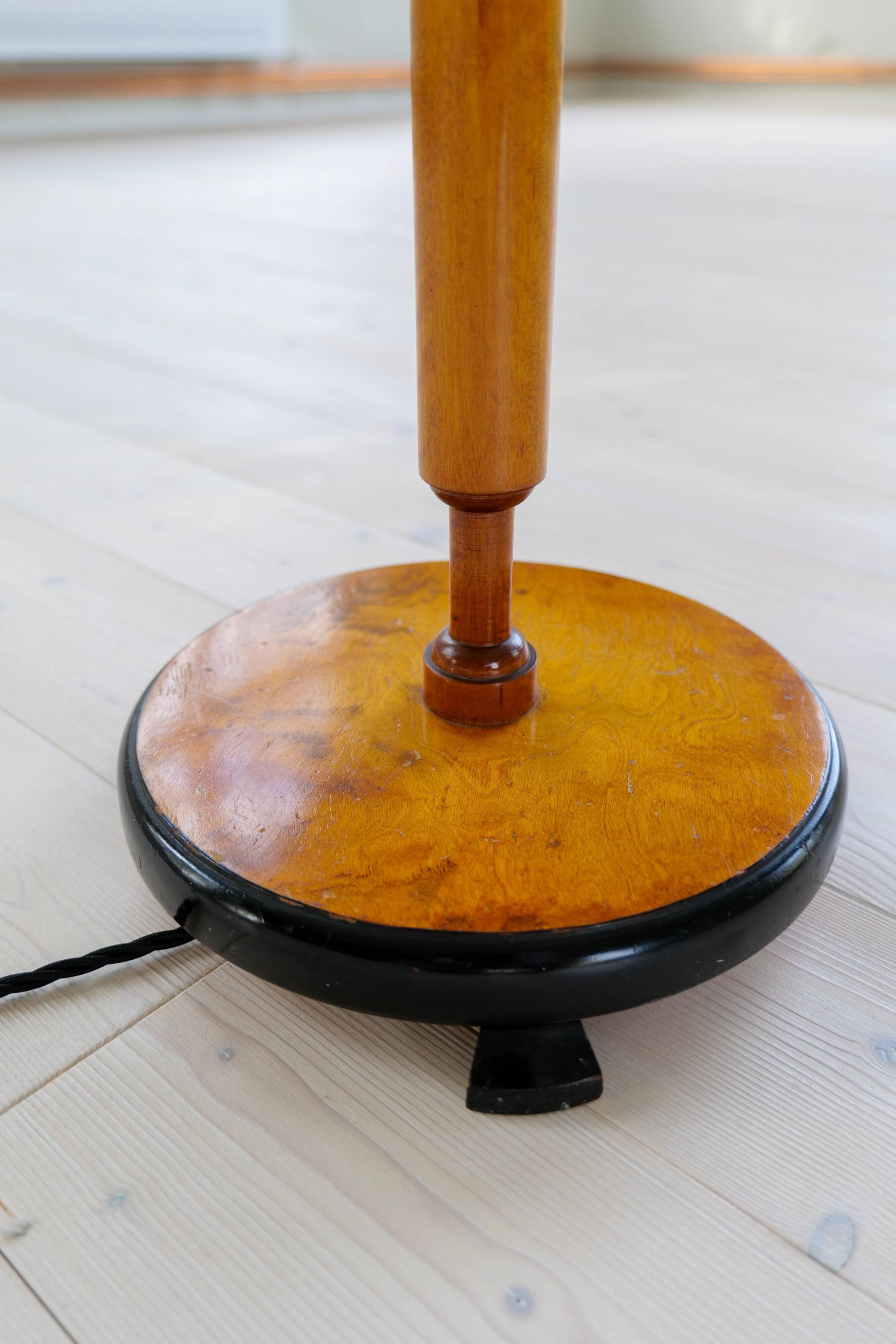 Organic Art Deco floor lamp in stained birch, Sweden, 1930s.