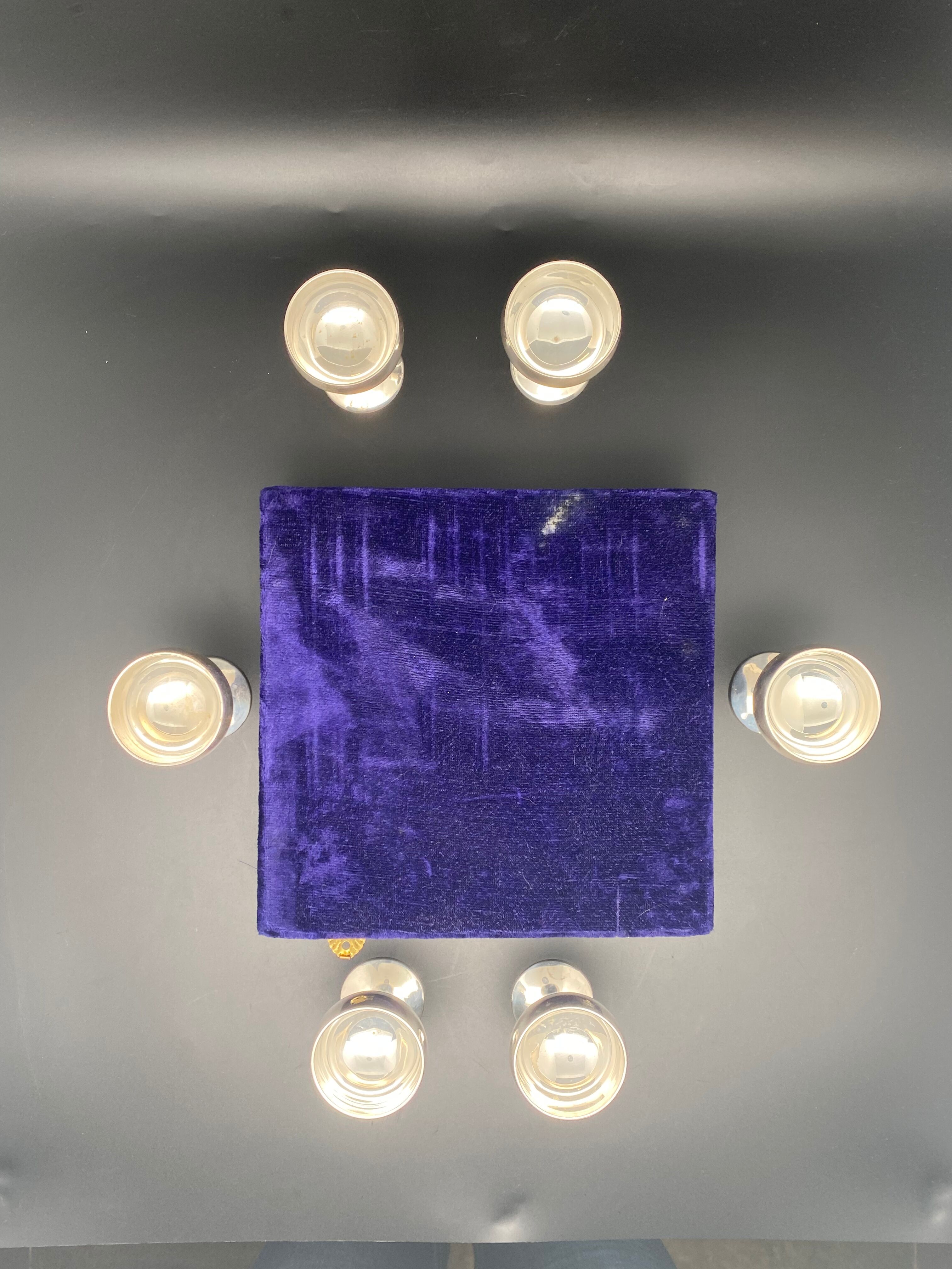 Strong silver alcohol cups in original velvet box