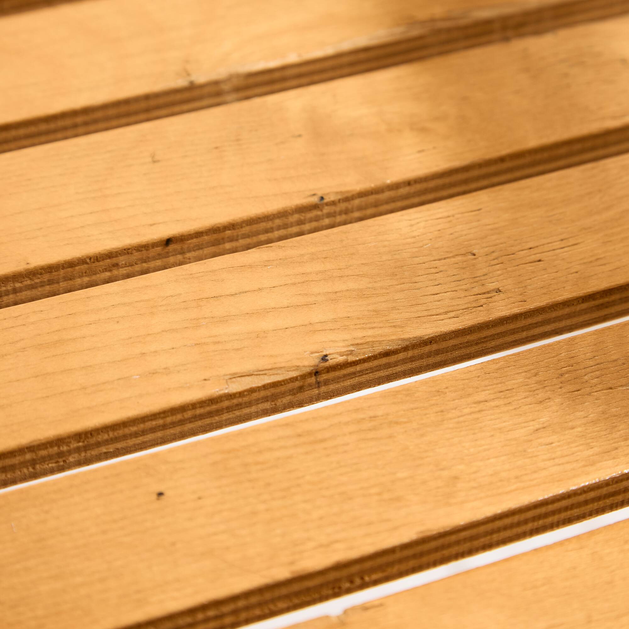 Foldable beech chair