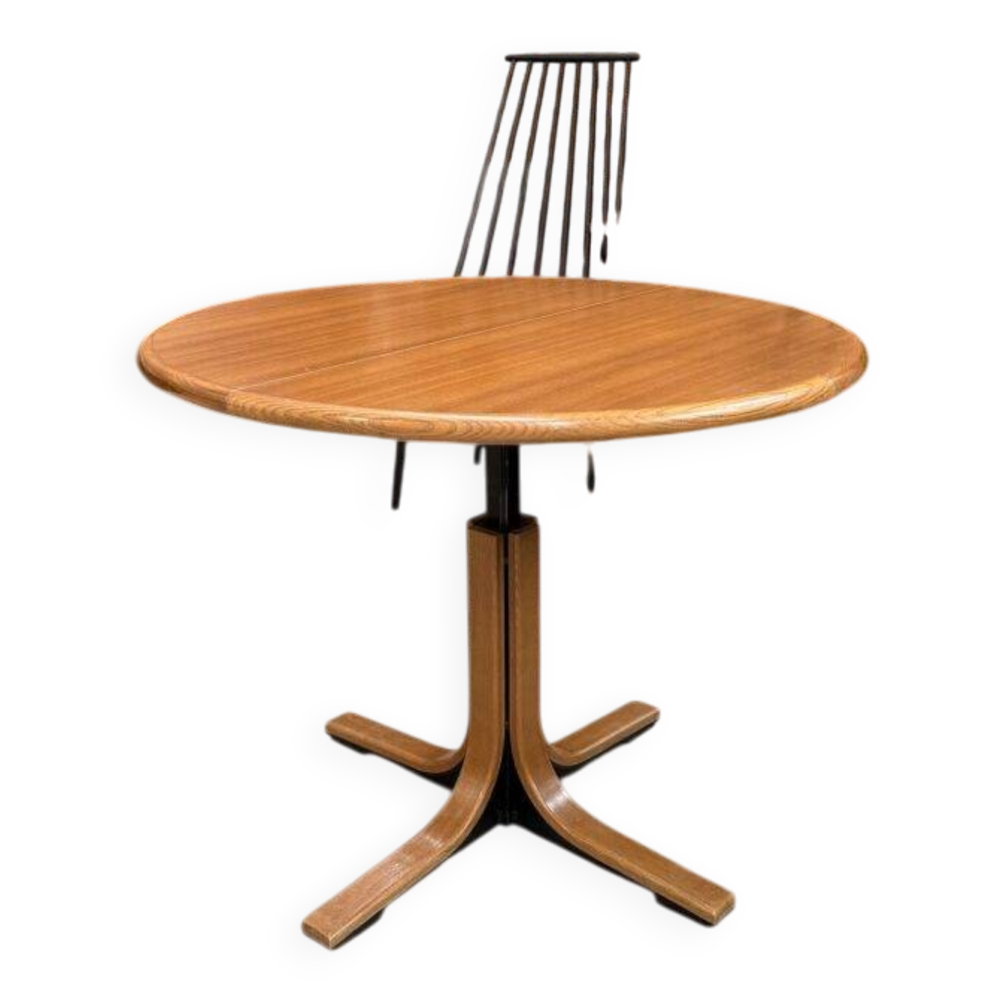 Modular round teak table with central base by Osvaldo Borsani.