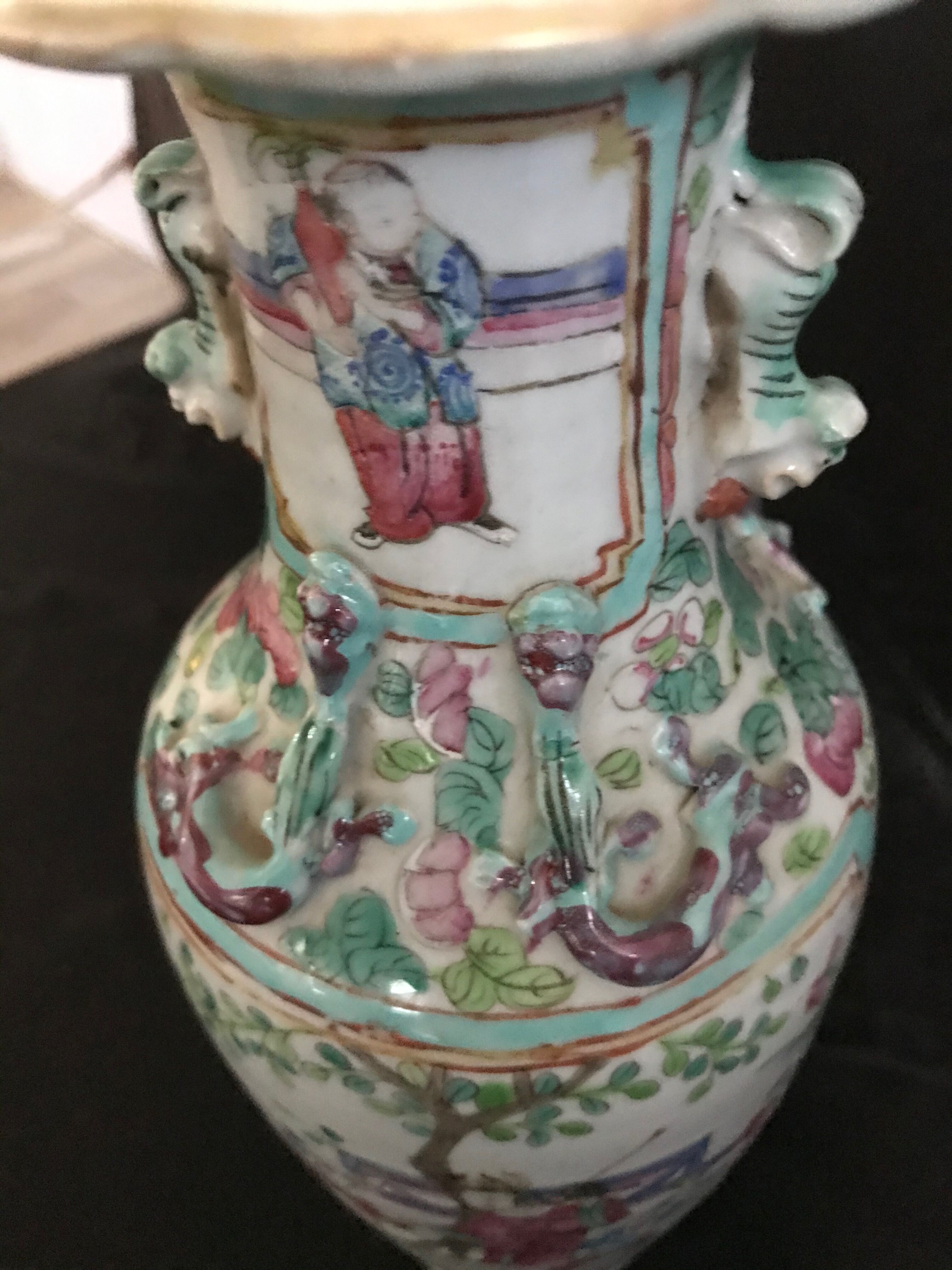 Vase - Canton - Porcelain - Family Scene - China - 19th Century
