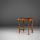 Timeless French Art Deco carved oval side table in oak, 1930s