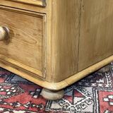 English chest of drawers of the nineteenth century in fir