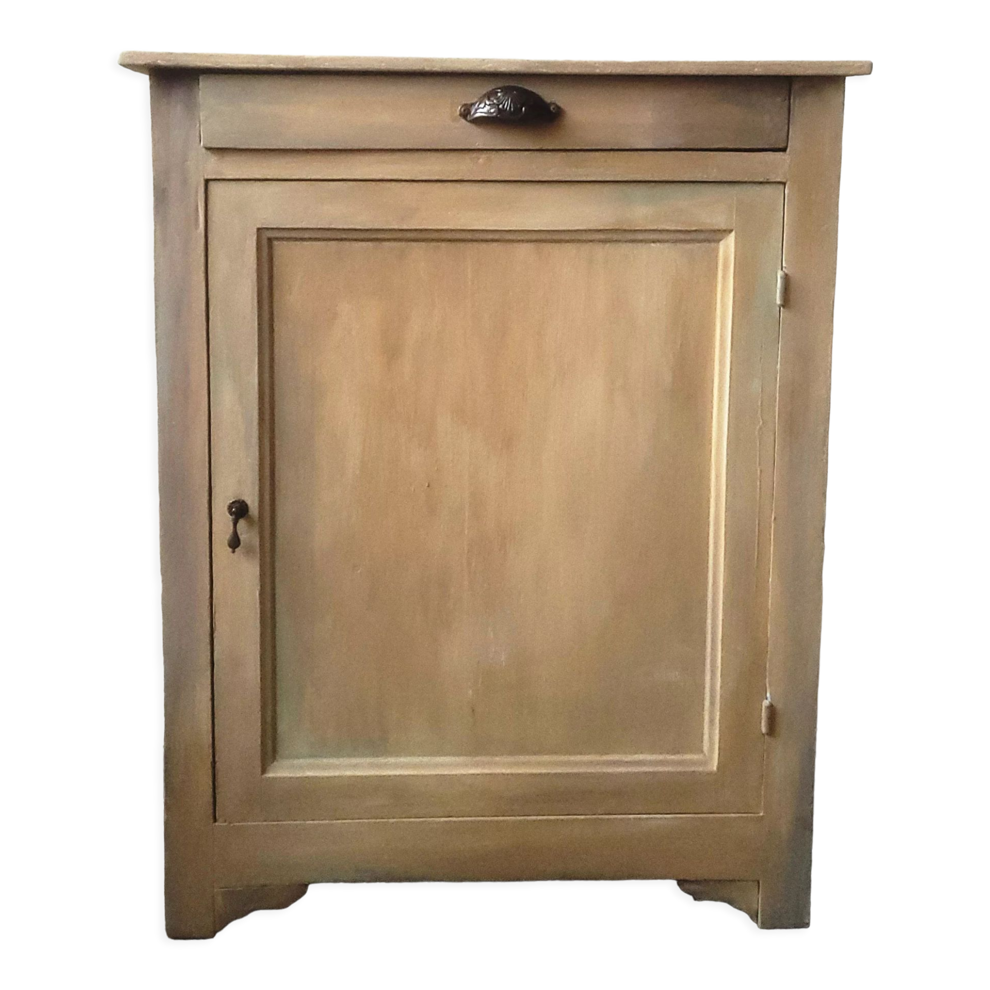 Patinated wooden jam maker