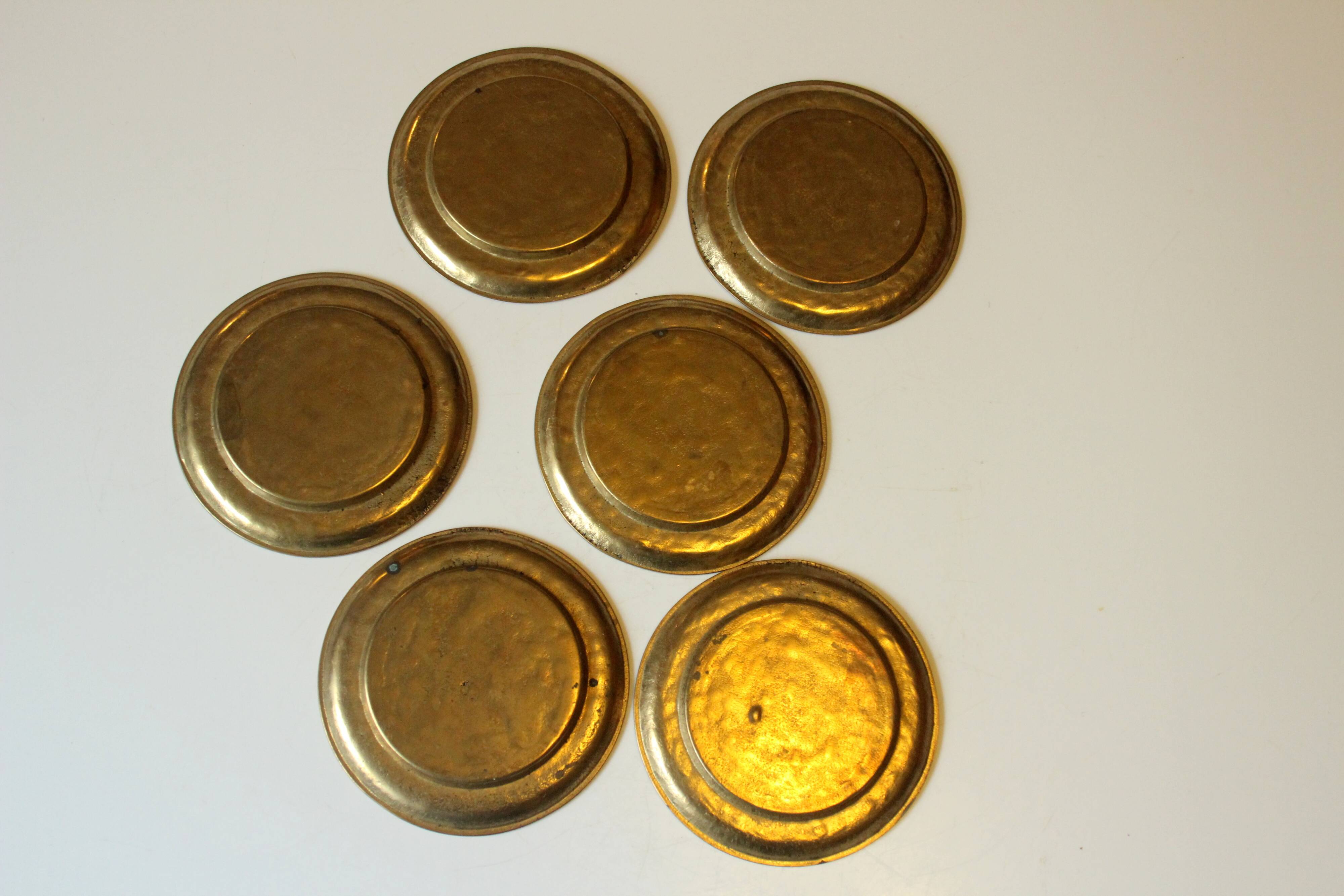 6 solid brass coaster, vintage from the 1950s