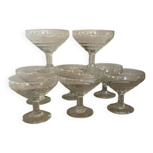 8 anciennes coupes à - champagne