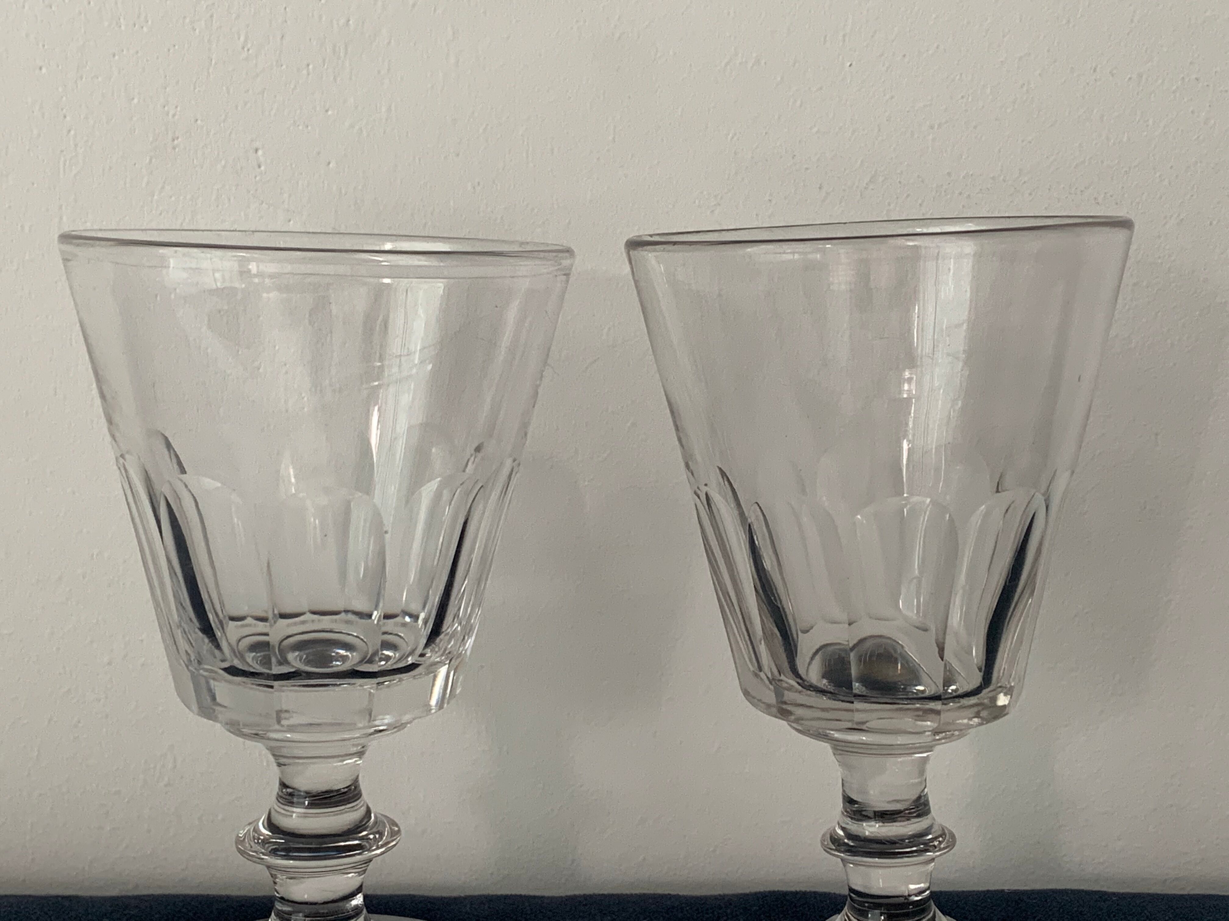 Suite of 5 old Baccarat walking glasses in crystal and glass