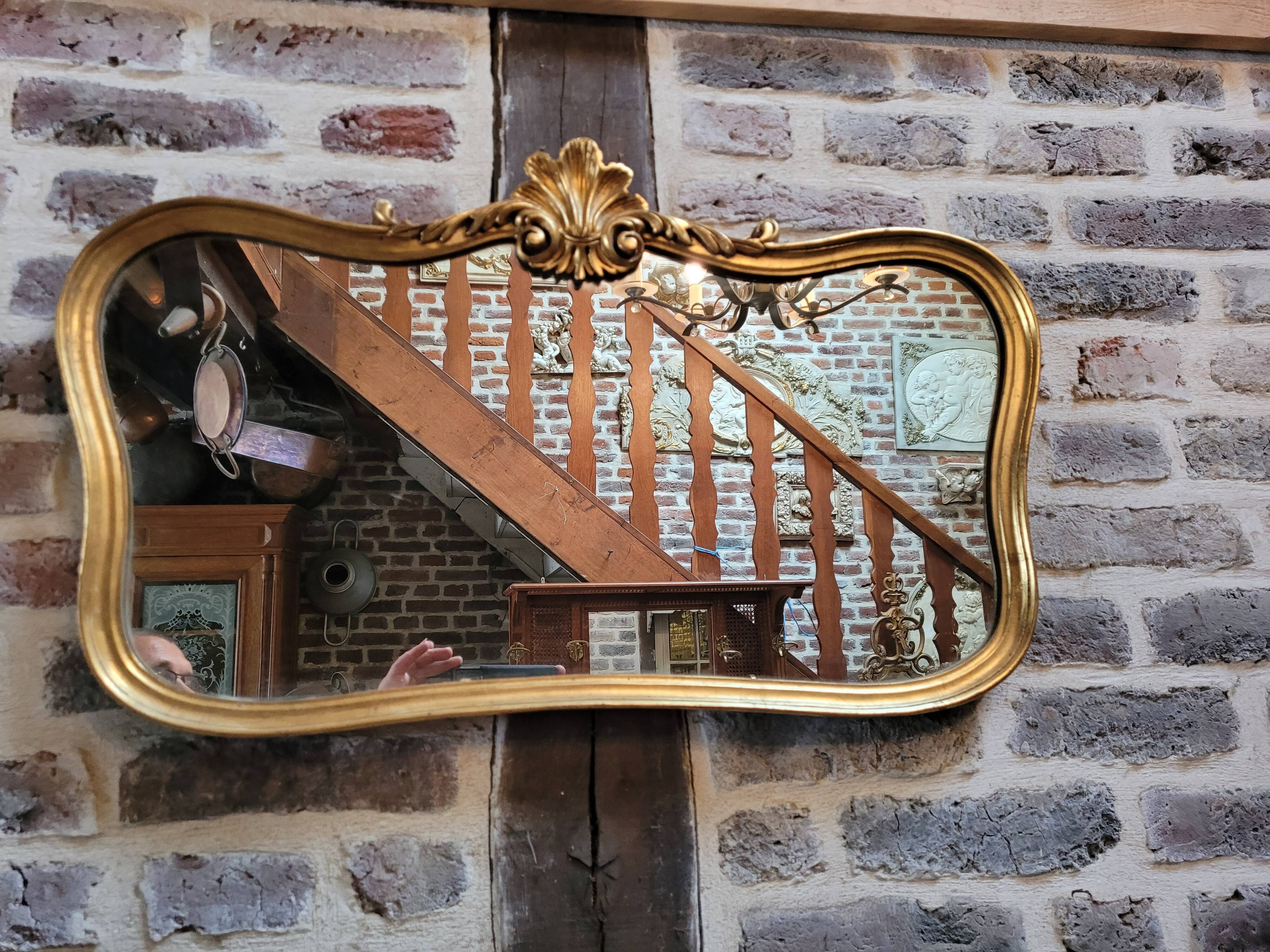 Miroir doré style Louis XV