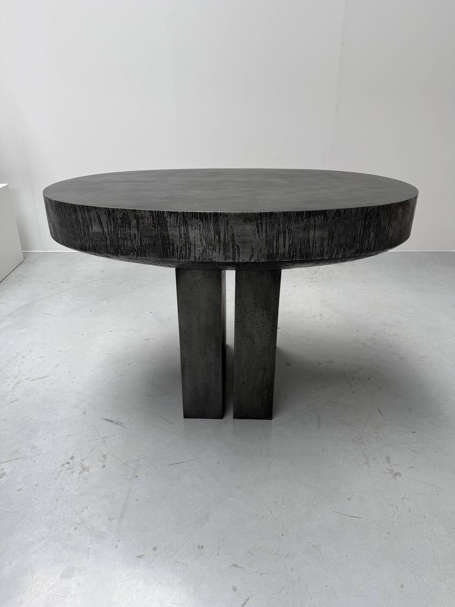 Roger Bonduel, Table Console en Acier Gravé à la Main