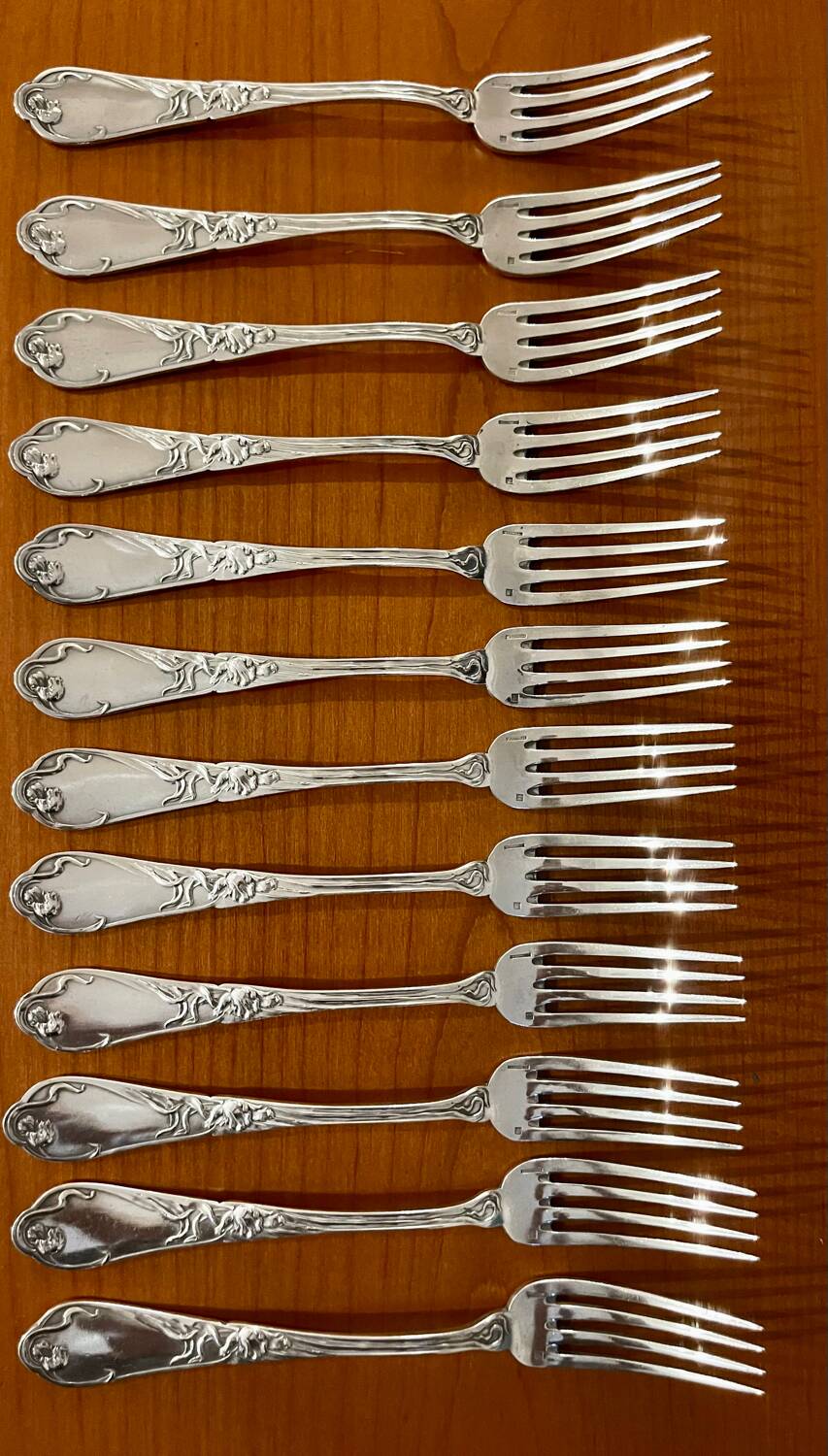 Art nouveau decor of iris 25 pieces