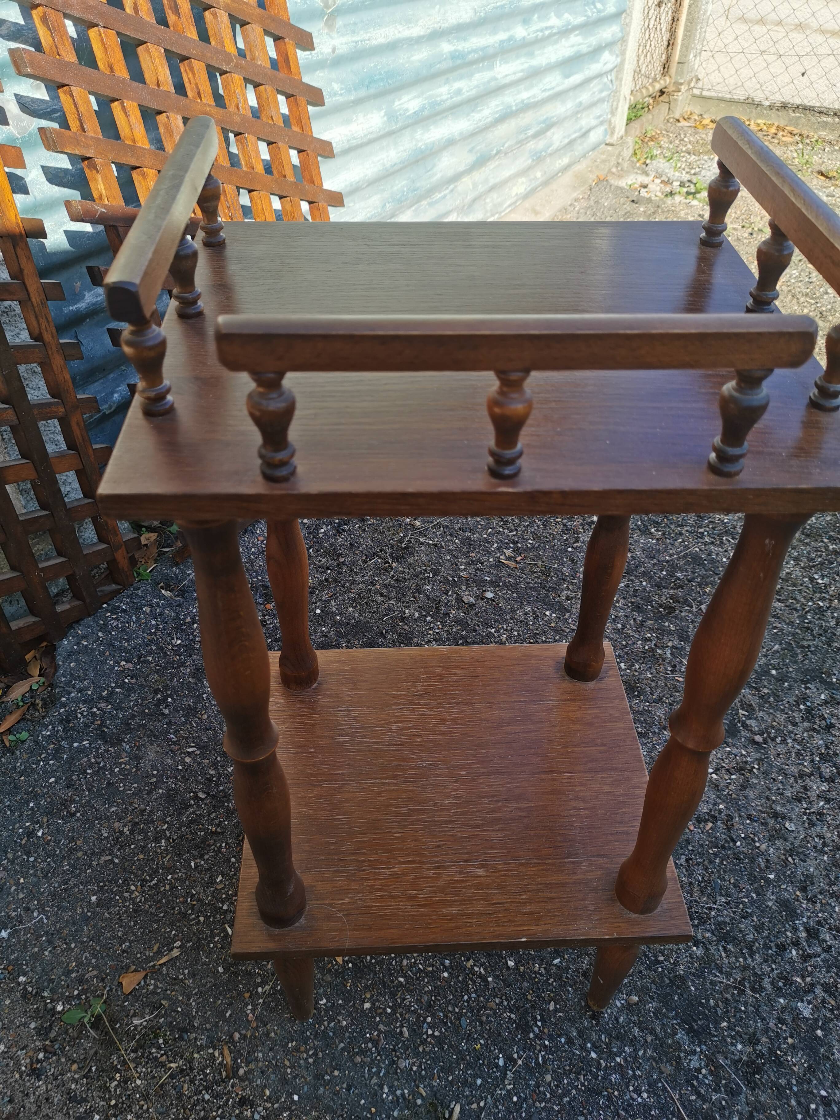 Small balustrade table. Side table. Wood.
