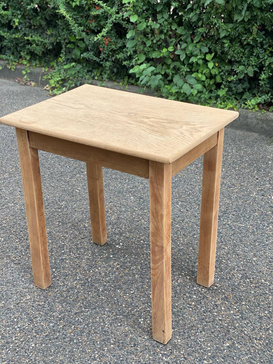 Table de ferme rénovée en bois massif brut