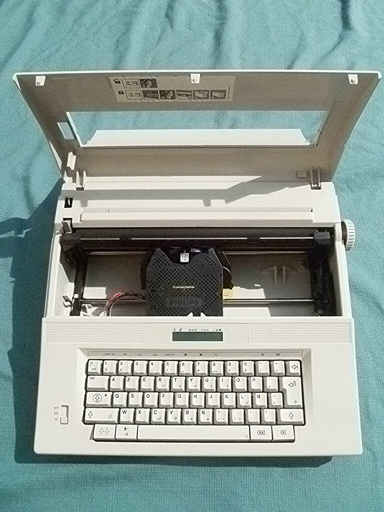 Philips electric typewriter
