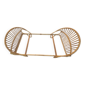 Read a vintage rattan person.