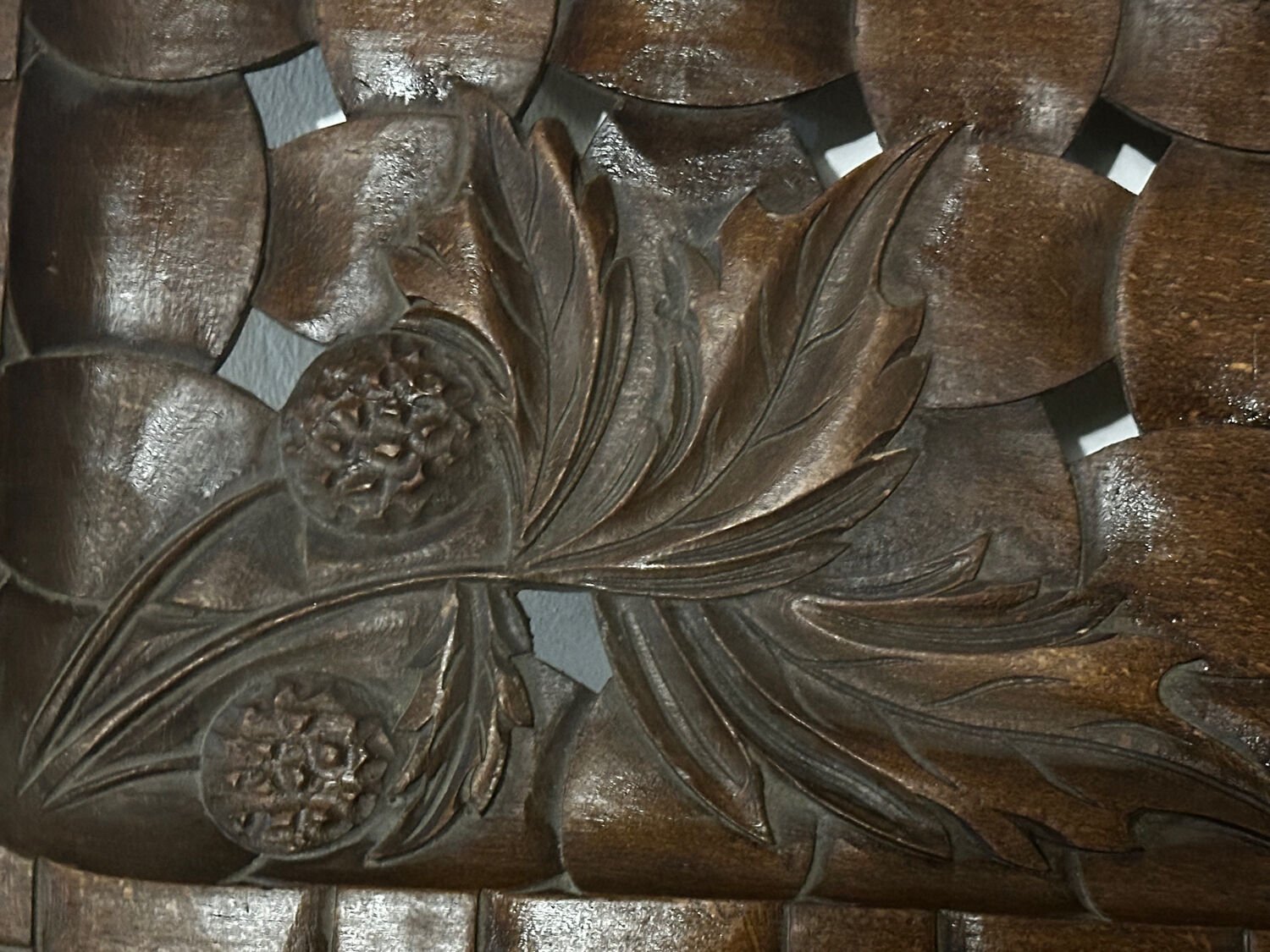 Grand Plateau/ Vintage 1950s Ashtray in Carved Wood