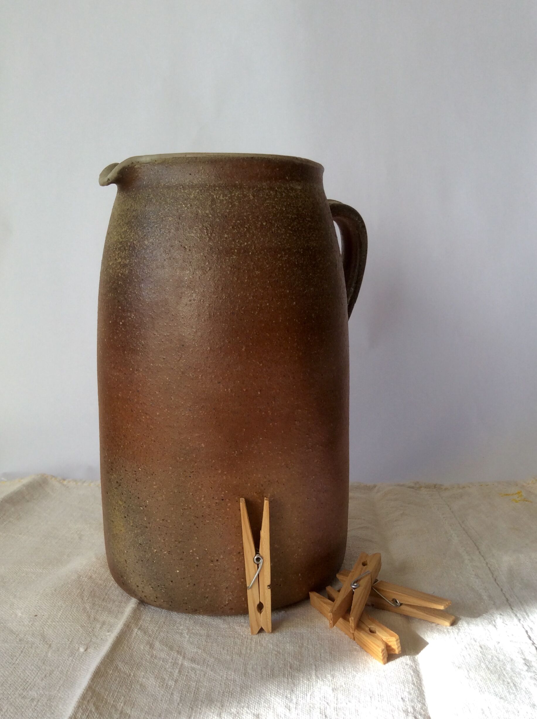 Large antique broc in 4-litre artisan sandstone