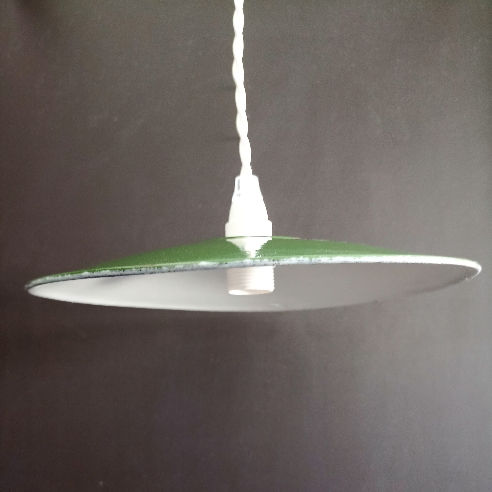 Industrial suspension bowl in enamelled sheet metal