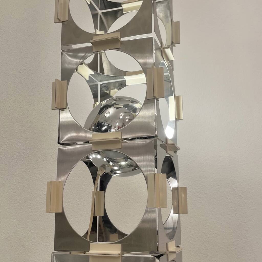 Very rare modular floor lamp produced by Reggiani, Italy around 1970.