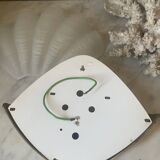 Shell-shaped wall light in Art Deco style with frosted glass and gilded bronze.