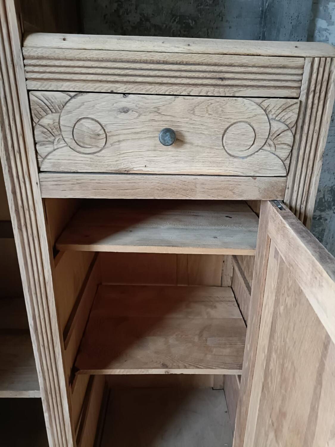 Asymmetrical wardrobe